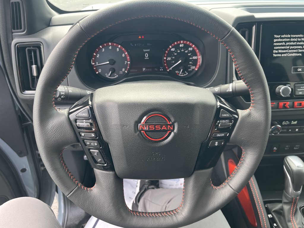 Used 2025 Nissan Frontier PRO-4X AWD/4WD image 18