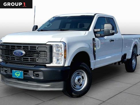 Used 2025 Ford F250 XL AWD/4WD image 1