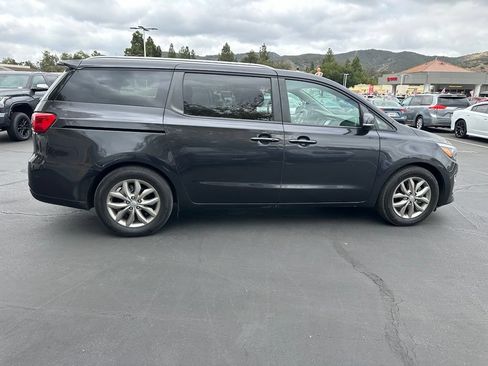 Used 2019 Kia Sedona EX FWD image 5