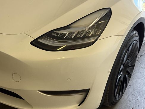 Used 2022 Tesla Model Y Long Range AWD/4WD image 33