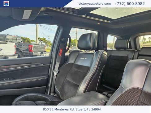 Used 2016 Jeep Grand Cherokee SRT image 18