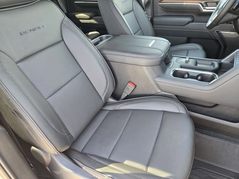 Used 2026 GMC Sierra 3500 Denali w/ Denali Reserve Package image 22