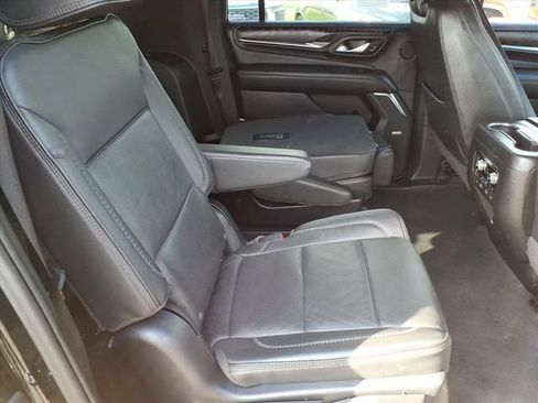 Used 2023 GMC Yukon XL Denali AWD/4WD image 26
