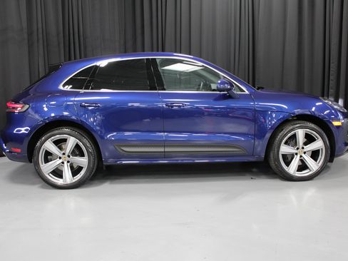 Certified 2025 Porsche Macan image 8
