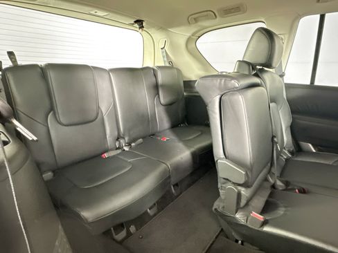 Used 2024 Nissan Armada SL image 28