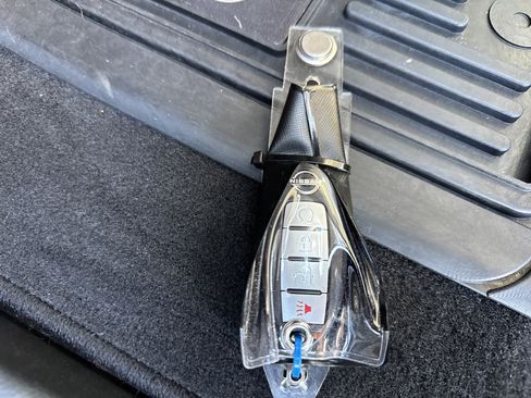 Used 2022 Nissan Pathfinder SV image 33