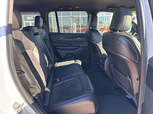 Certified 2024 Jeep Grand Cherokee Altitude image 27