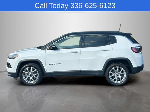 Used 2025 Jeep Compass Limited AWD/4WD image 6