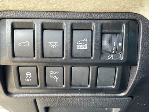 Used 2022 Subaru Ascent Limited w/ Technology Package image 34