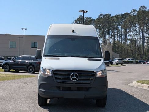 Used 2023 Mercedes-Benz Sprinter 2500 image 2