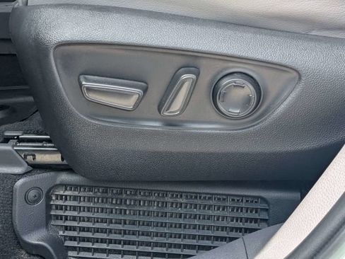 Used 2022 Toyota Sienna XLE FWD image 20