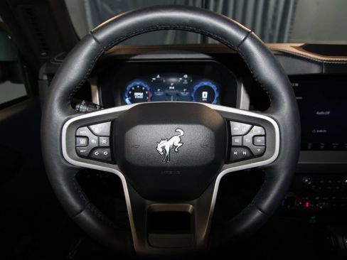 Used 2025 Ford Bronco Outer Banks AWD/4WD image 10