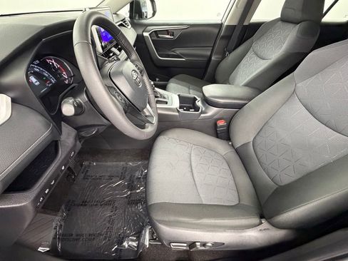 Used 2025 Toyota RAV4 XLE w/ Convenience Package FWD image 23