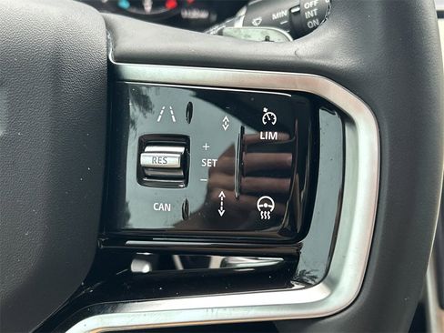 Used 2024 Land Rover Discovery Sport S image 45