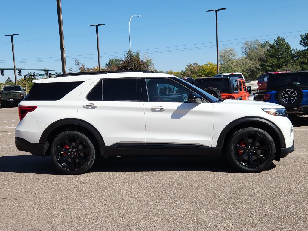 Used 2024 Ford Explorer ST w/ Equipment Group 401A AWD/4WD image 2