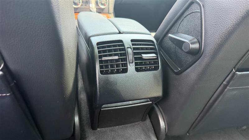 Used 2013 Mercedes-Benz C 300 Luxury 4MATIC Sedan image 24