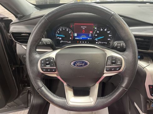 Used 2022 Ford Explorer XLT w/ Equipment Group 202A image 19