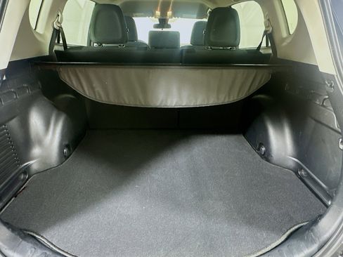 Used 2018 Toyota RAV4 LE FWD image 26