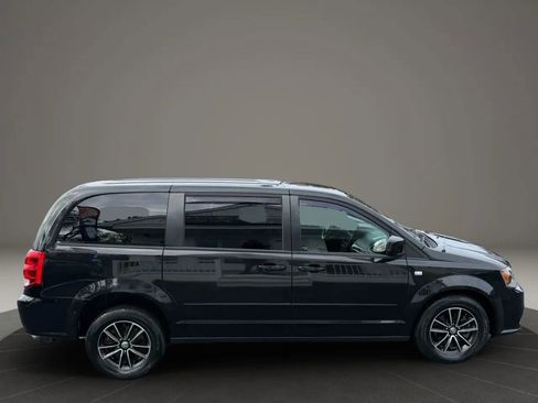 Used 2014 Dodge Grand Caravan SXT image 6