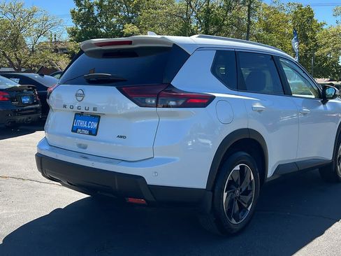 Used 2025 Nissan Rogue SV w/ SV Premium Package AWD/4WD image 5