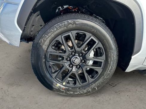 New 2026 Toyota Tundra Limited AWD/4WD image 14
