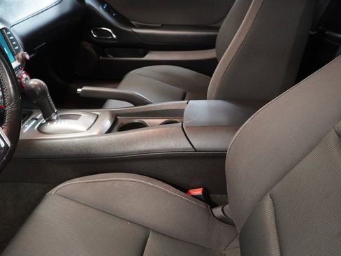 Used 2015 Chevrolet Camaro LT RWD image 7
