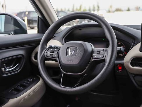 Used 2025 Honda HR-V LX image 17