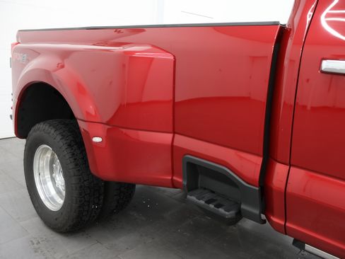 Used 2024 Ford F350 Lariat w/ Lariat Ultimate Package AWD/4WD image 31