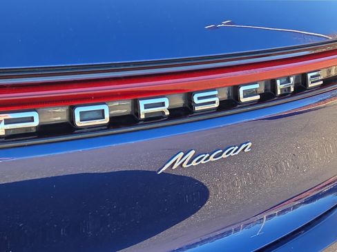 Used 2022 Porsche Macan image 28