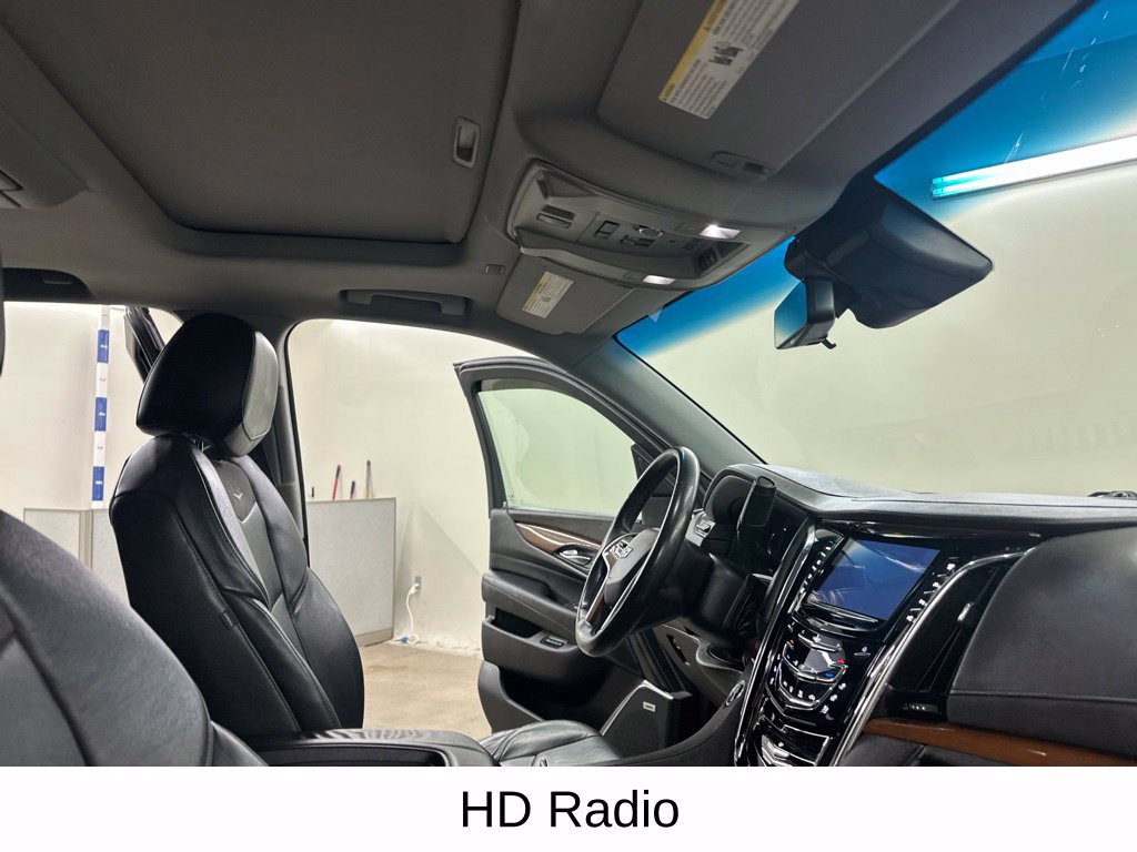 Used 2017 Cadillac Escalade Premium Luxury AWD/4WD image 23