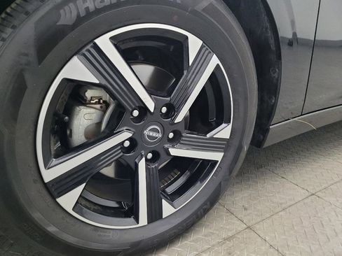 Used 2024 Nissan Sentra SV image 31