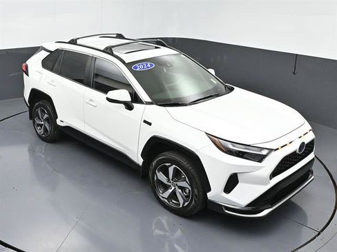 Used 2024 Toyota RAV4 SE w/ Weather & Moonroof Package AWD/4WD image 38