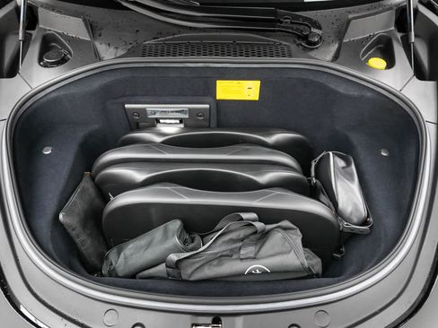 Used 2023 McLaren Artura RWD image 8