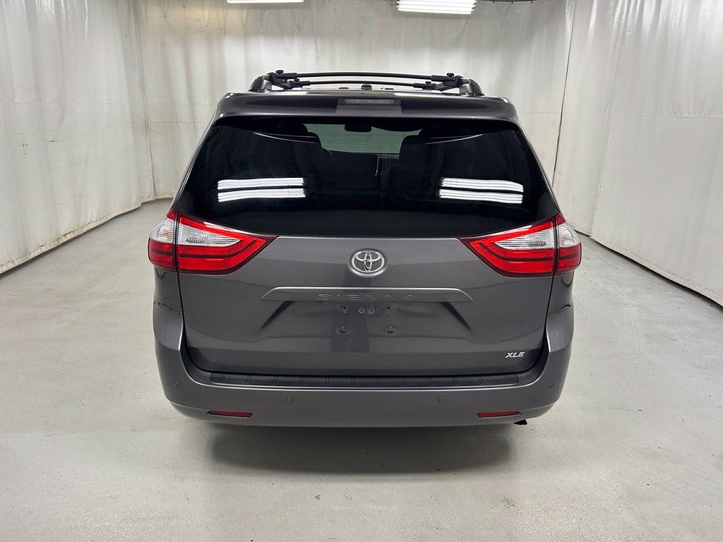Used 2017 Toyota Sienna XLE w/ XLE Navigation Package FWD image 5