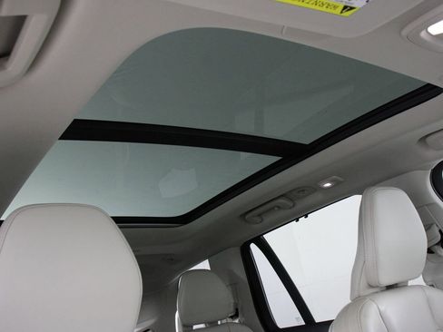 Used 2023 Volvo XC90 T8 Ultimate AWD/4WD image 23