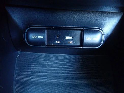 Used 2018 Kia Soul Base w/ Convenience Package image 19