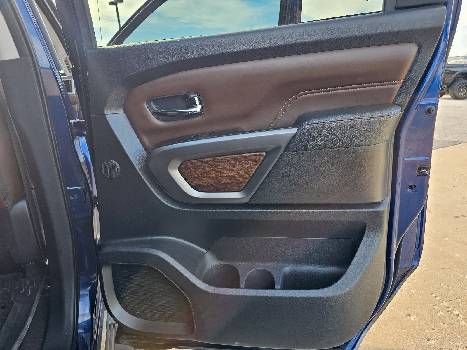 Used 2019 Nissan Titan Platinum Reserve w/ Platinum Utility Package AWD/4WD image 36