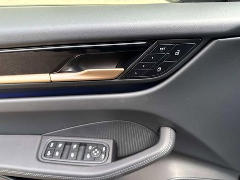 New 2024 Porsche Macan 4 Electric image 19