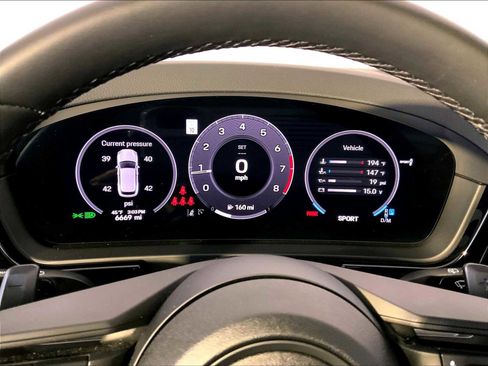 Certified 2025 Porsche Cayenne image 29