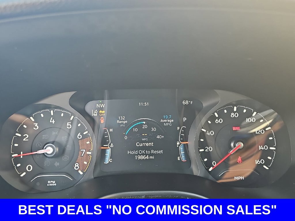 Used 2023 Jeep Compass Latitude w/ Sun and Sound Group AWD/4WD image 18