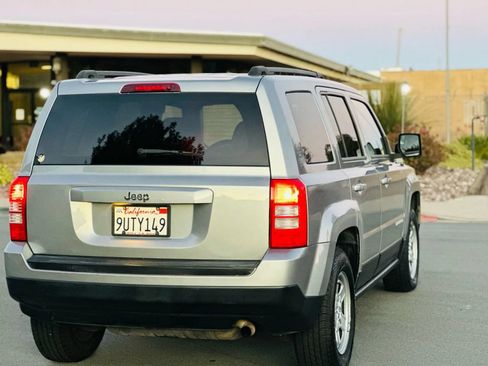 Used 2015 Jeep Patriot Sport w/ Power Value Group FWD image 5