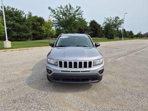 Used 2016 Jeep Compass Sport w/ Power Value Group FWD image 3