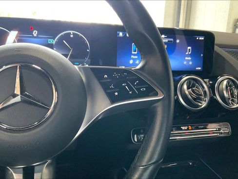 Used 2025 Mercedes-Benz GLA 250 image 9
