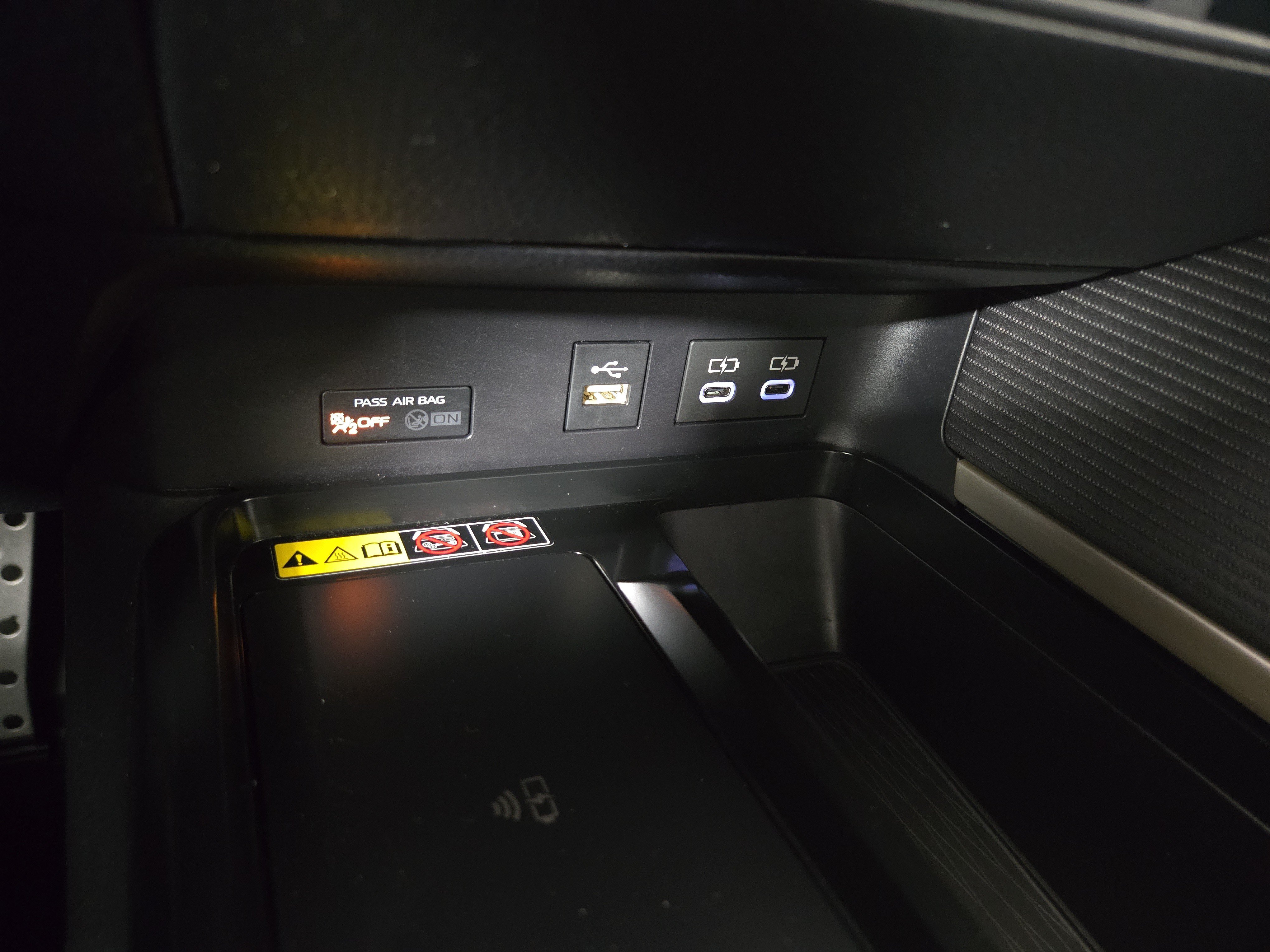 Used 2025 Toyota Camry SE FWD image 27