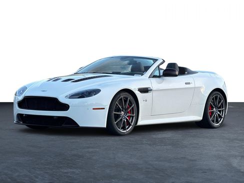 Used 2017 Aston Martin V12 Vantage S image 24