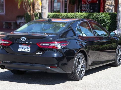 Used 2023 Toyota Camry XLE FWD image 11