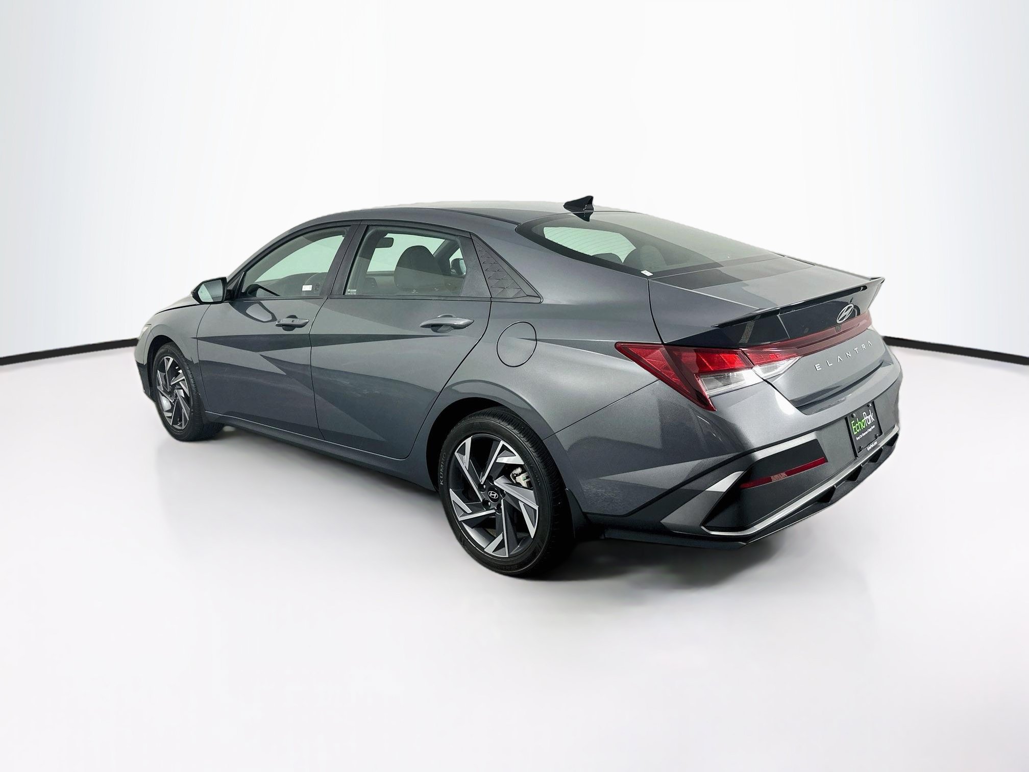 Used 2025 Hyundai Elantra Sport FWD image 5