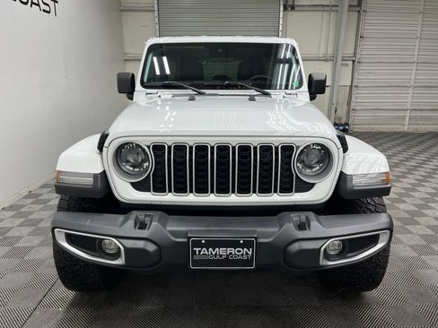 Used 2024 Jeep Wrangler Unlimited Sahara AWD/4WD image 10