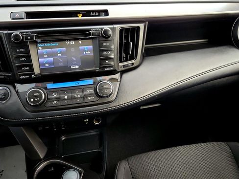 Used 2018 Toyota RAV4 XLE image 29