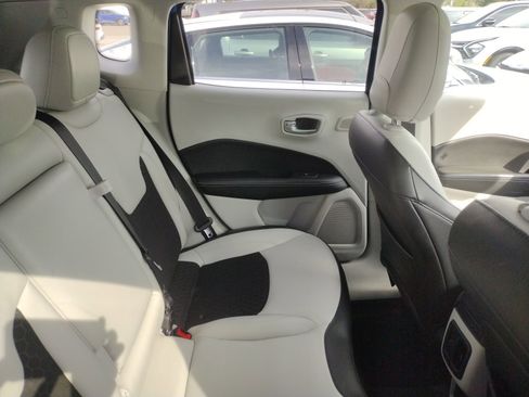 Used 2021 Jeep Compass Latitude w/ Sun and Sound Group image 4